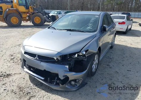 2016 Mitsubishi Lancer Es z USA, uszkodzony, nr VIN JA32U2FU5GU009796